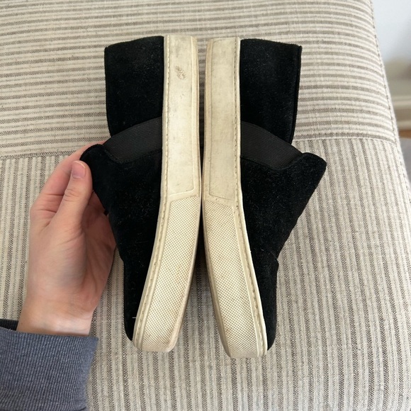 VINCE $225 Black Suede & leather Slip-On sneaker size 8 - Picture 3 of 8